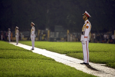 Nghiêm trang lễ chào cờ trên quảng trường Ba Đình - 15 Nghiêm trang lễ chào cờ trên quảng trường Ba Đình - 15