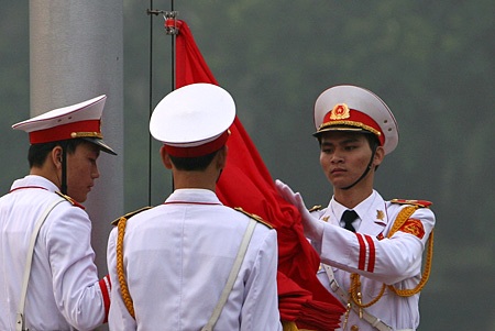 Nghiêm trang lễ chào cờ trên quảng trường Ba Đình - 5 Nghiêm trang lễ chào cờ trên quảng trường Ba Đình - 5