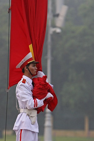Nghiêm trang lễ chào cờ trên quảng trường Ba Đình - 9 Nghiêm trang lễ chào cờ trên quảng trường Ba Đình - 9