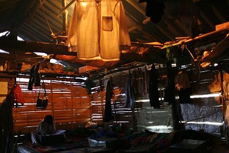 Ánh đèn tù mù soi con chữ vùng cao - 3 Ánh đèn tù mù soi con chữ vùng cao - 3