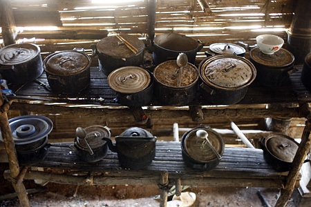 Ánh đèn tù mù soi con chữ vùng cao - 4 Ánh đèn tù mù soi con chữ vùng cao - 4