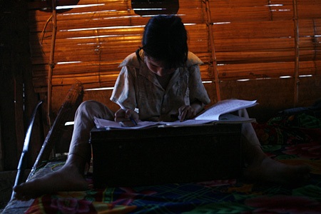 Ánh đèn tù mù soi con chữ vùng cao - 7 Ánh đèn tù mù soi con chữ vùng cao - 7