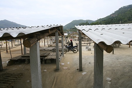 Chợ Đồng Văn mới - sân khấu lạnh lẽo - 10 Chợ Đồng Văn mới - sân khấu lạnh lẽo - 10