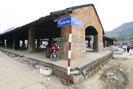 Chợ Đồng Văn mới - sân khấu lạnh lẽo - 19 Chợ Đồng Văn mới - sân khấu lạnh lẽo - 19