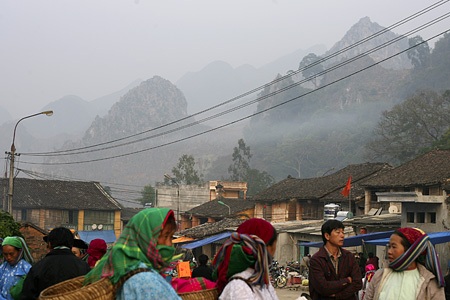 Chợ Đồng Văn mới - sân khấu lạnh lẽo - 1 Chợ Đồng Văn mới - sân khấu lạnh lẽo - 1