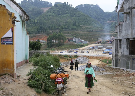 Chợ Đồng Văn mới - sân khấu lạnh lẽo - 8 Chợ Đồng Văn mới - sân khấu lạnh lẽo - 8