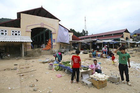 Chợ Đồng Văn mới - sân khấu lạnh lẽo - 9 Chợ Đồng Văn mới - sân khấu lạnh lẽo - 9