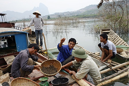 Âu lo vùng đất “lạ” - 11 Âu lo vùng đất “lạ” - 11
