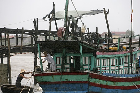 Trước giờ bão “cập bến” - 1 Trước giờ bão “cập bến” - 1