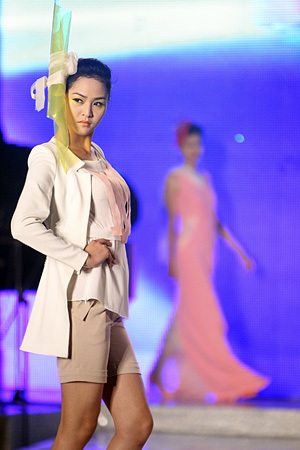 Quyến rũ Tuần lễ thời trang Việt Nam Xuân - Hè 2012 - 9 Quyến rũ Tuần lễ thời trang Việt Nam Xuân - Hè 2012 - 9