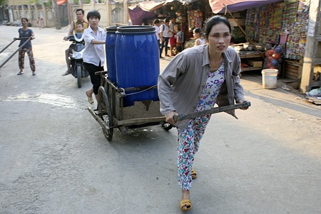 Chàng Sơn chìm trong cơn khát