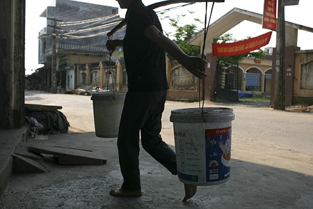 Chàng Sơn chìm trong cơn khát