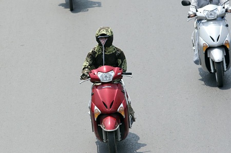 Chị em và “cuộc chiến” bảo vệ nhan sắc trước nắng hè - 10 Chị em và “cuộc chiến” bảo vệ nhan sắc trước nắng hè
