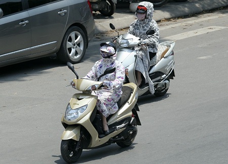 Chị em và “cuộc chiến” bảo vệ nhan sắc trước nắng hè - 6 Chị em và “cuộc chiến” bảo vệ nhan sắc trước nắng hè