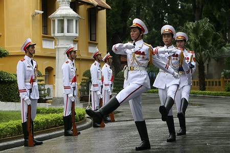 Lễ thượng cờ ASEAN diễn ra lúc 7 giờ 30 tại sân lớn trụ sở Bộ Ngoại giao.