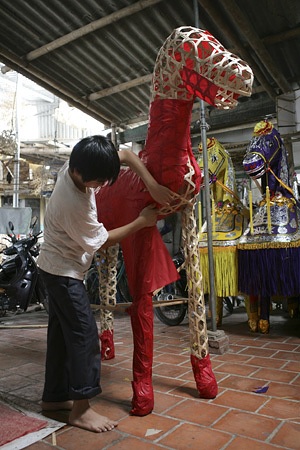 Bộ khung ông mã được nhập từ nơi khác, người Phúc Am chỉ hoàn thiện sản phẩm rồi đem bán.