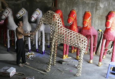 Một bộ khung ông mã loại khủng.