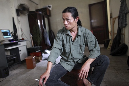 "Quái vật" rock một thời - 11 Đối với anh, thời gian ở nhà đồng nghĩa với việc ôm đàn.