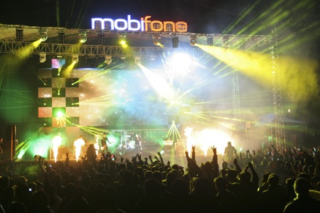 Các nhóm nhạc trẻ đã khá thành công trong cuộc dẫn dắt cảm xúc lên dần đến đỉnh điểm.