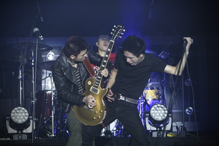 Họ hoàn toàn xứng đáng với điều đó, phong độ ổn định của họ cũng đã chứng mình điều đó rất rõ.