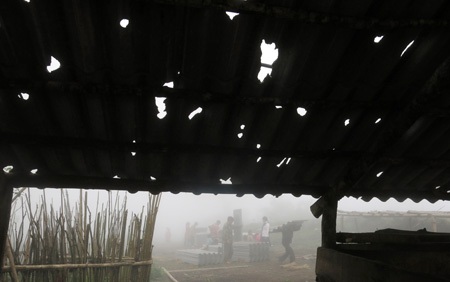 Mưa đá tàn phá Mường Khương: Bản nghèo thêm nỗi gieo neo