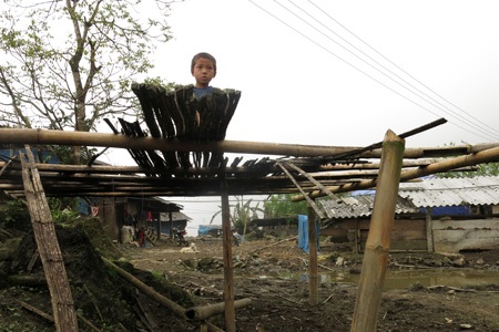 Nhà ít thì cũng tốn 50 tấm, nhà nhiều nhất là 150 tấm.