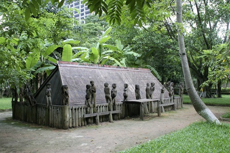 Vì sao bảo tàng Dân tộc học Việt Nam lọt top 6 hấp dẫn nhất châu Á? - 10 Chiếc