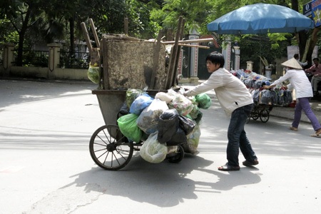 Những xe rác tự chế “đặc biệt” ở thủ đô - 10 Tăng chiều cao, thêm cả chiều rộng!