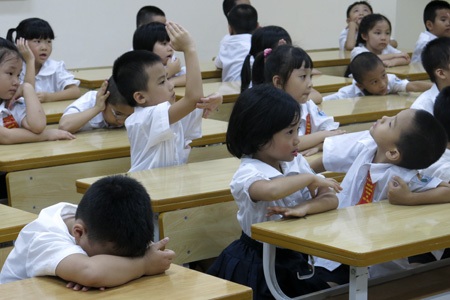 Sự ngộ nghĩnh của các em bắt đầu vào lớp một.