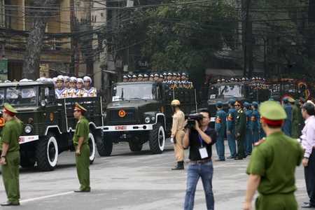 Nén nước mắt phút giây tiễn biệt Đại tướng - 6 Linh xa chở Đại tướng Võ Nguyên Giáp.
