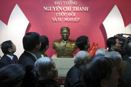 200 hình ảnh, tư liệu quý về Đại tướng Nguyễn Chí Thanh - 1 Khai mạc triển lãm về Đại tướng Nguyễn Chí Thanh