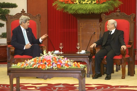Hình ảnh Ngoại trưởng Hoa Kỳ John Kerry tại Hà Nội - 2 Tổng Bí thư Nguyễn Phú Trọng hội đàm cùng Ngoại trưởng Hoa Kỳ John Kerry.