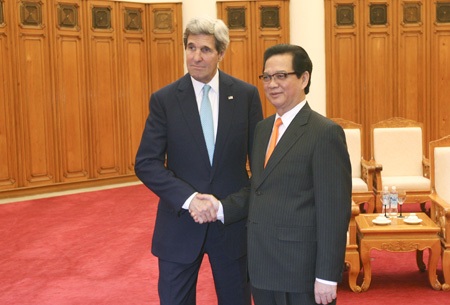 Hình ảnh Ngoại trưởng Hoa Kỳ John Kerry tại Hà Nội - 3 Tổng Bí thư Nguyễn Phú Trọng hội đàm cùng Ngoại trưởng Hoa Kỳ John Kerry.