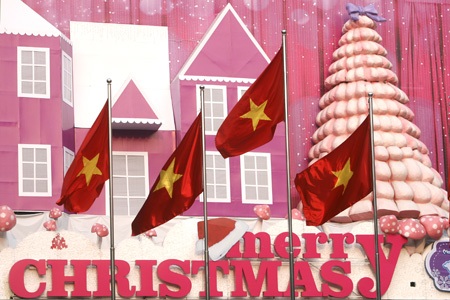 Một Hà Nội rất khác trước đêm Noel - 1 Một Hà Nội rất khác trước đêm Noel