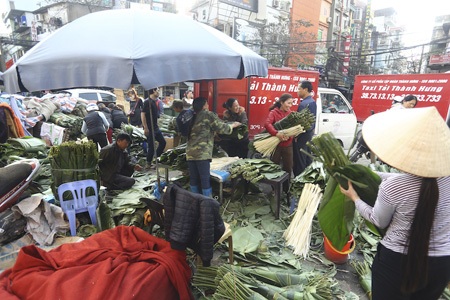 Người Hà Nội bên nồi bánh chưng đầm ấm