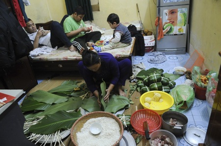 Người Hà Nội bên nồi bánh chưng đầm ấm