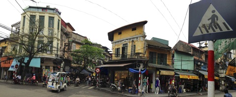Hà Nội “đối lập” qua góc nhìn nhiếp ảnh toàn cảnh - 7 Ngã tư Hàng Đường.