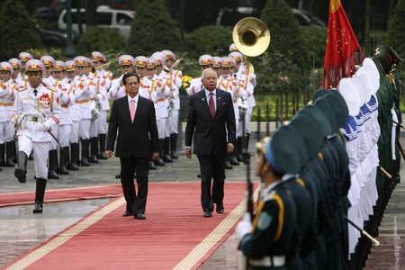 Nhìn lại chuyến công du Việt Nam của Thủ tướng Malaysia - 2 Hoạt động của Thủ tướng Malaysia tại Việt Nam qua ảnh