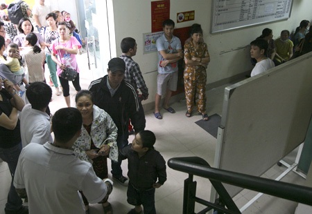 Ồ ạt tiêm phòng sởi