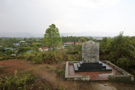 Thung lũng Mường Thanh và chứng tích lịch sử - 9 Trận địa pháo 105 trên đèo Phiêng Lơi. Vào lúc 13 giờ ngày 13/3/1954 Khẩu đội 1 trọng pháo 105mm