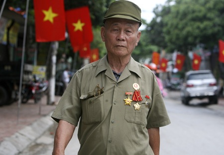 Lòng chảo Mường Thanh rực rỡ kỉ niệm Chiến thắng Điện Biên Phủ - 6 Hình ảnh Bác Hồ và Đại tướng Võ Nguyên Giáp hiện diện khắp nơi ở Điện Biên Phủ