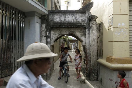 Làng cổ Hà Nội qua những chiếc cổng