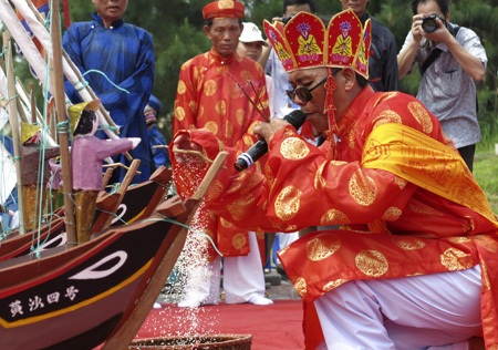 Tái hiện Lễ Khao lề thế lính Hoàng Sa tại Hà Nội - 6 Tái hiện Lễ Khao lề thế lính Hoàng Sa tại Hà Nội