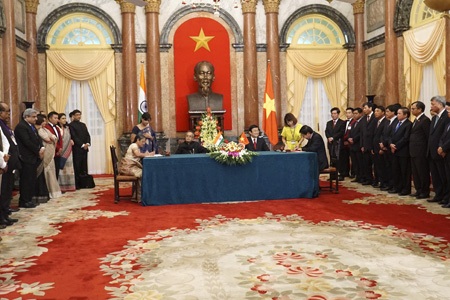 Hình ảnh Tổng thống Ấn Độ tại Hà Nội - 5 Cũng trong sáng 15/9 Chủ tịch nước Trương Tấn Sang và Tổng thống Ấn Độ