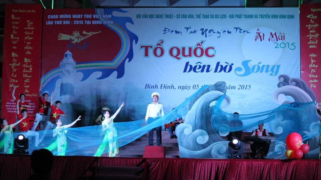 Đêm thơ Nguyên Tiêu tại Bình Định độc đáo bở nghệ thuật trình diễn thơ