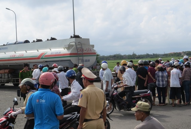 Hiện trường vụ tai nạn thương tâm