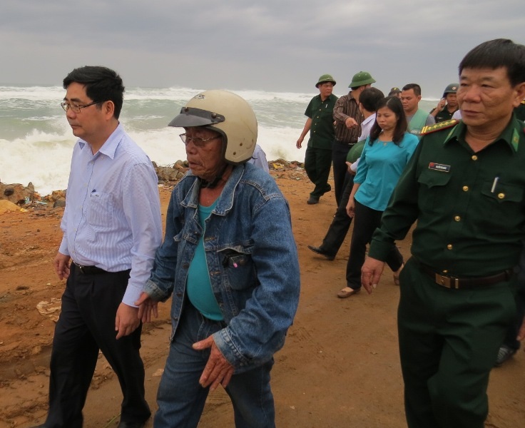 Chằng chống nhà cửa, di dời lồng bè, sẵn sàng đón bão số 4