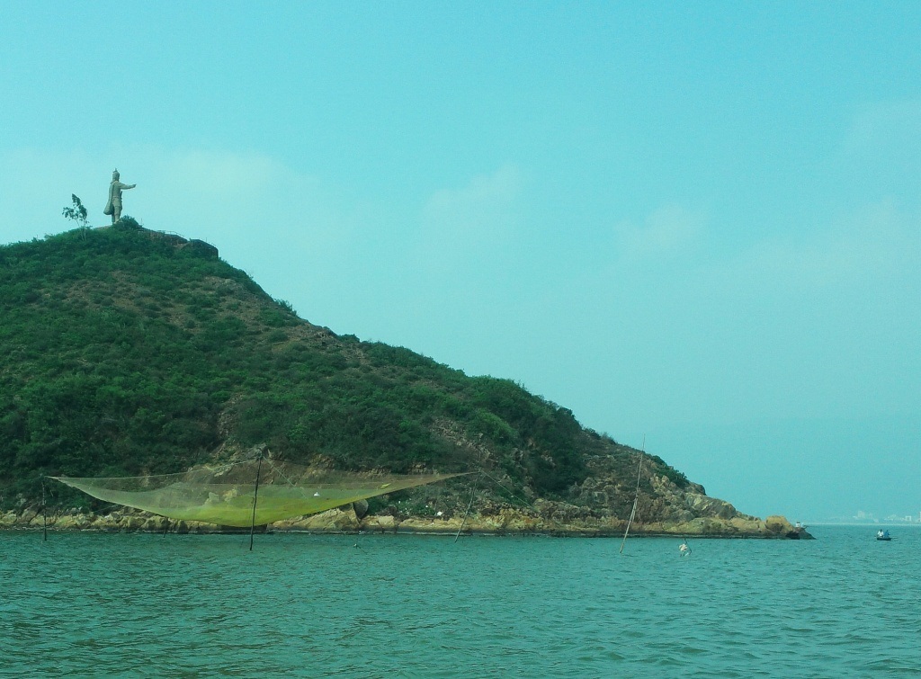 Khám phá vẻ đẹp hoang sơ đầy bí ẩn làng chài Hải Minh - 3 Người dân làng chài Hải Minh sống chủ yếu bằng nghề đánh bắt nuôi trồng thủy sản