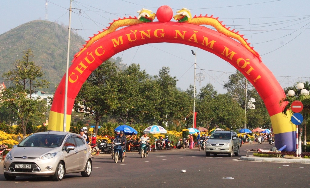 Đường phố Quy Nhơn những ngày cận Tết Nguyên đán Ất Mùi - năm 2015