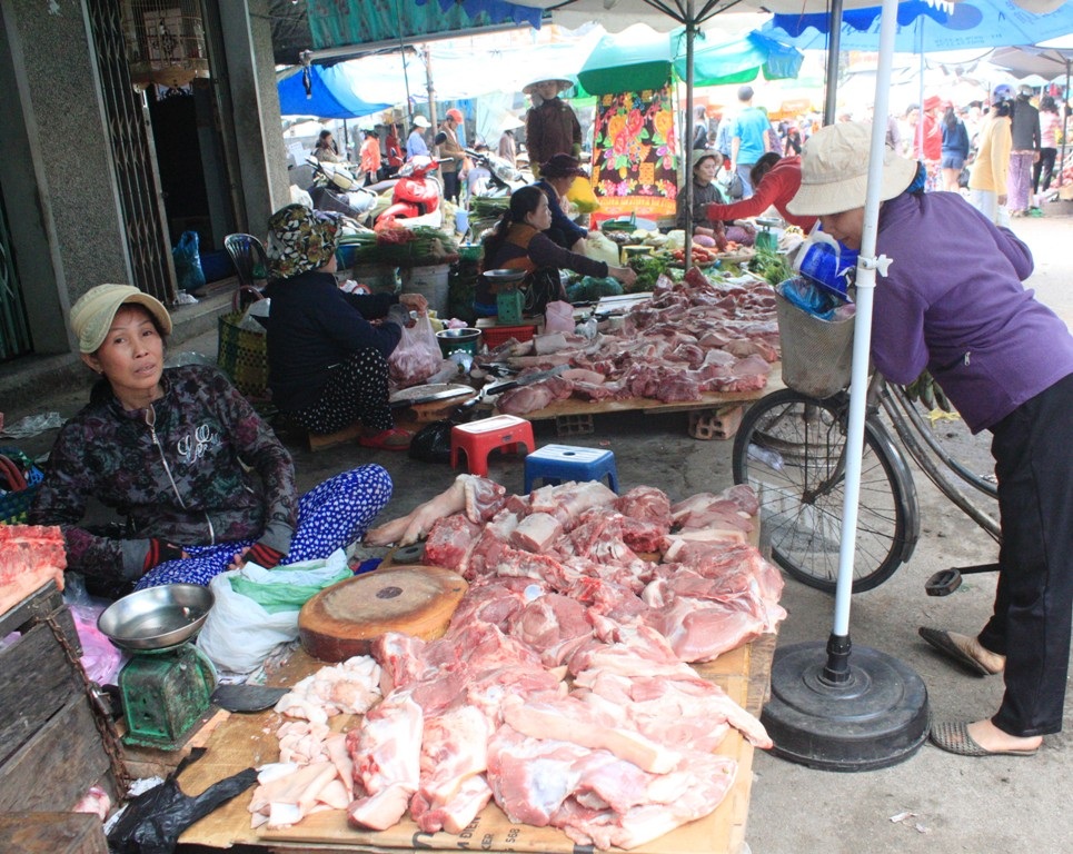 Trong khi thực phẩm tăng không đáng kể nhưng vẫn ế ẩm